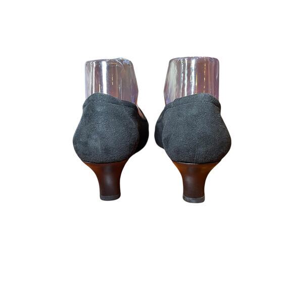 Stuart Weitzman Women 8.5 N Black Suede Perforated Textured Low Pump Heels - Picture 6 of 13